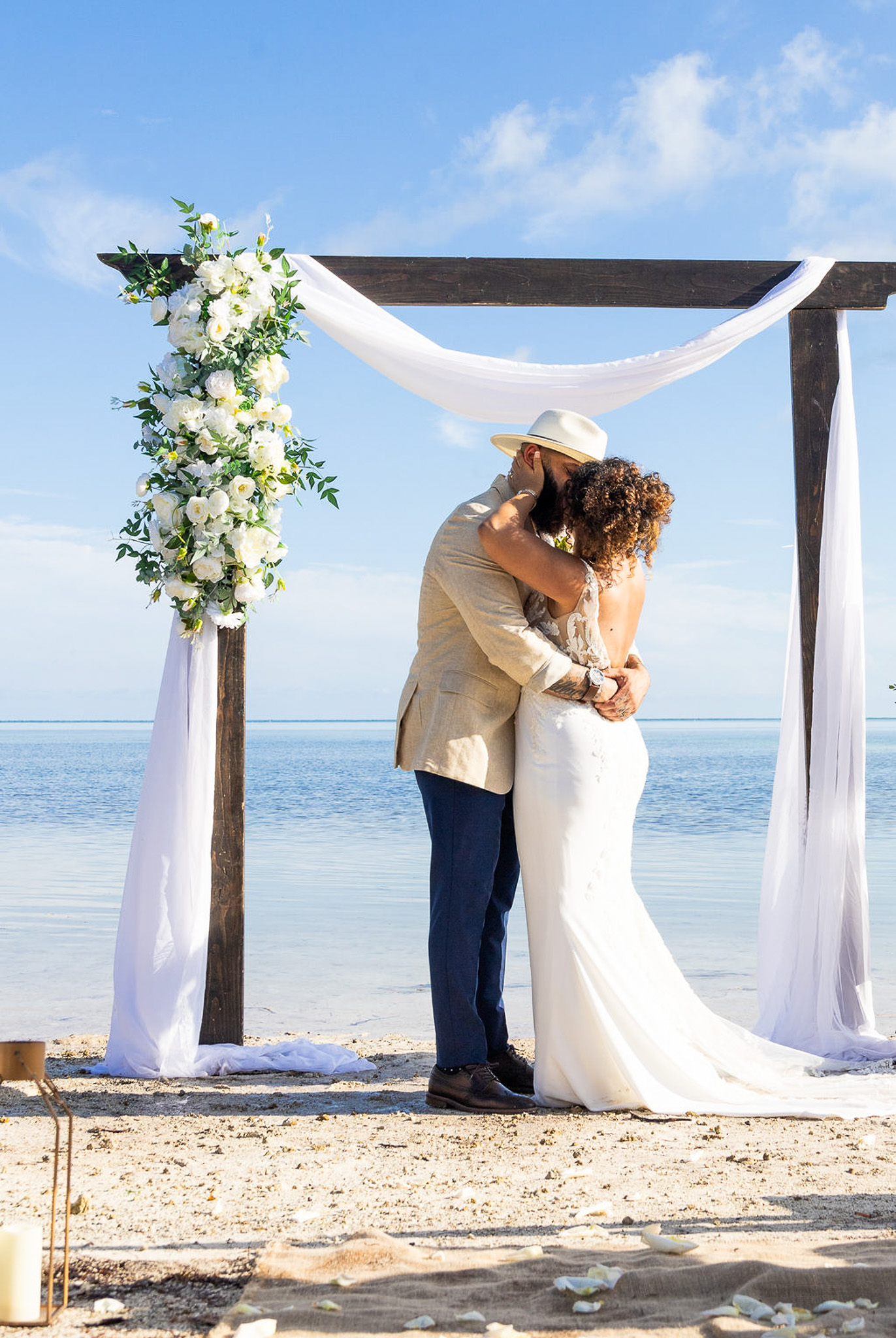 Read more about the article Real Wedding in Smathers Beach Key West – Florida Keys Elopement